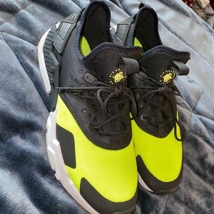 Men’s Air Huarache Drift ‘Black Volt’ Size 10.5